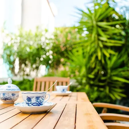 4 Pieces Lumineuse Avec Terrasse, Garage, 6 Couchages, Proche Et Commerces, Narbonne-plage - Fr-1-409-19 ناربون
