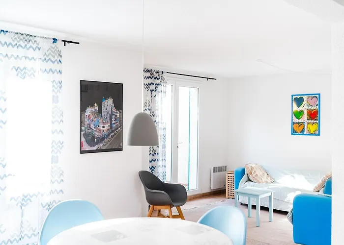 4 Pieces Lumineuse Avec Terrasse, Garage, 6 Couchages, Proche Et Commerces, Narbonne-plage - Fr-1-409-19 فيلة ناربون