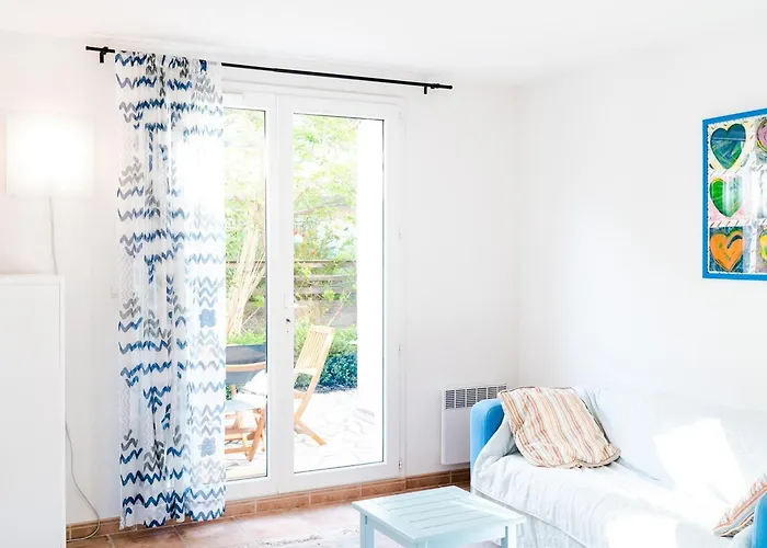 فيلة 4 Pieces Lumineuse Avec Terrasse, Garage, 6 Couchages, Proche Et Commerces, Narbonne-plage - Fr-1-409-19 ناربون