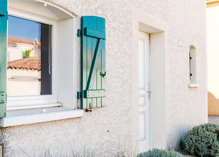 فيلة 4 Pieces Lumineuse Avec Terrasse, Garage, 6 Couchages, Proche Et Commerces, Narbonne-plage - Fr-1-409-19 ناربون